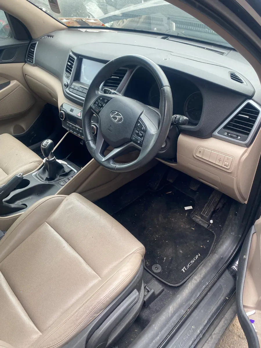 Hyundai Tucson for breaking - Image 4