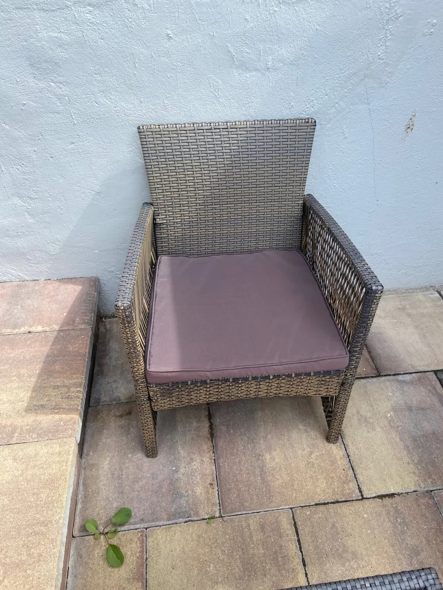 Outdoor furniture - Image 4