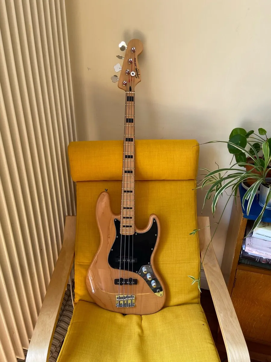 Squier Vintage Modified Jazz Bass - Image 2