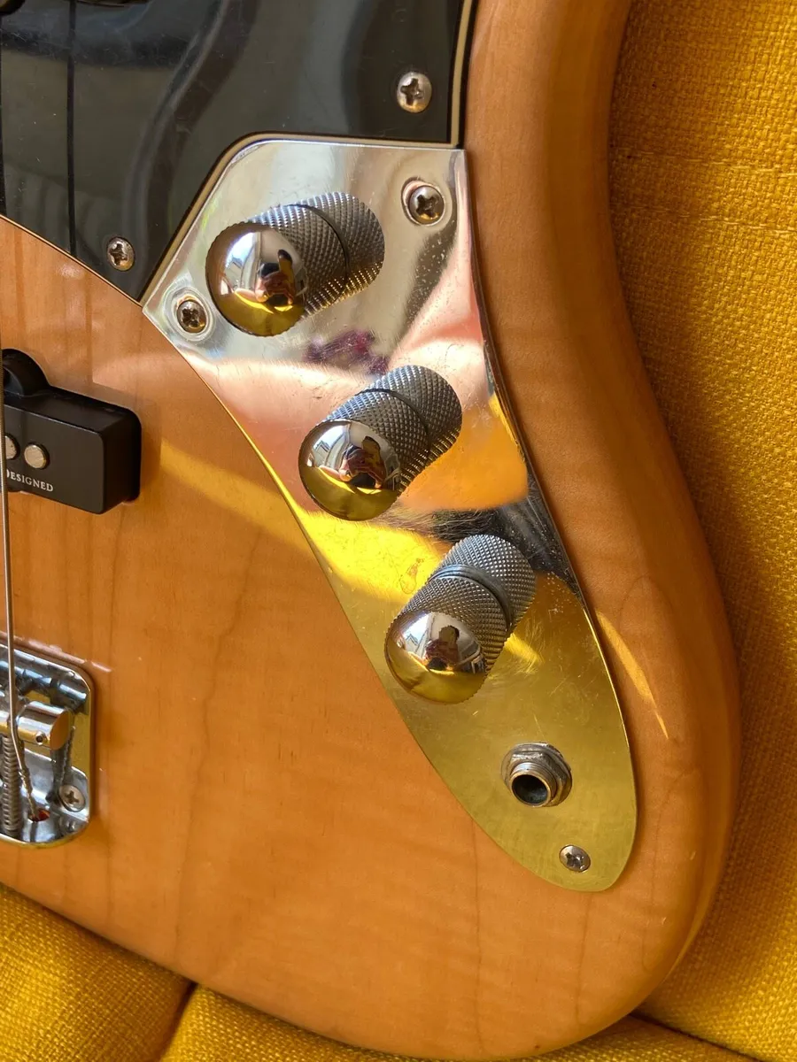 Squier Vintage Modified Jazz Bass - Image 3