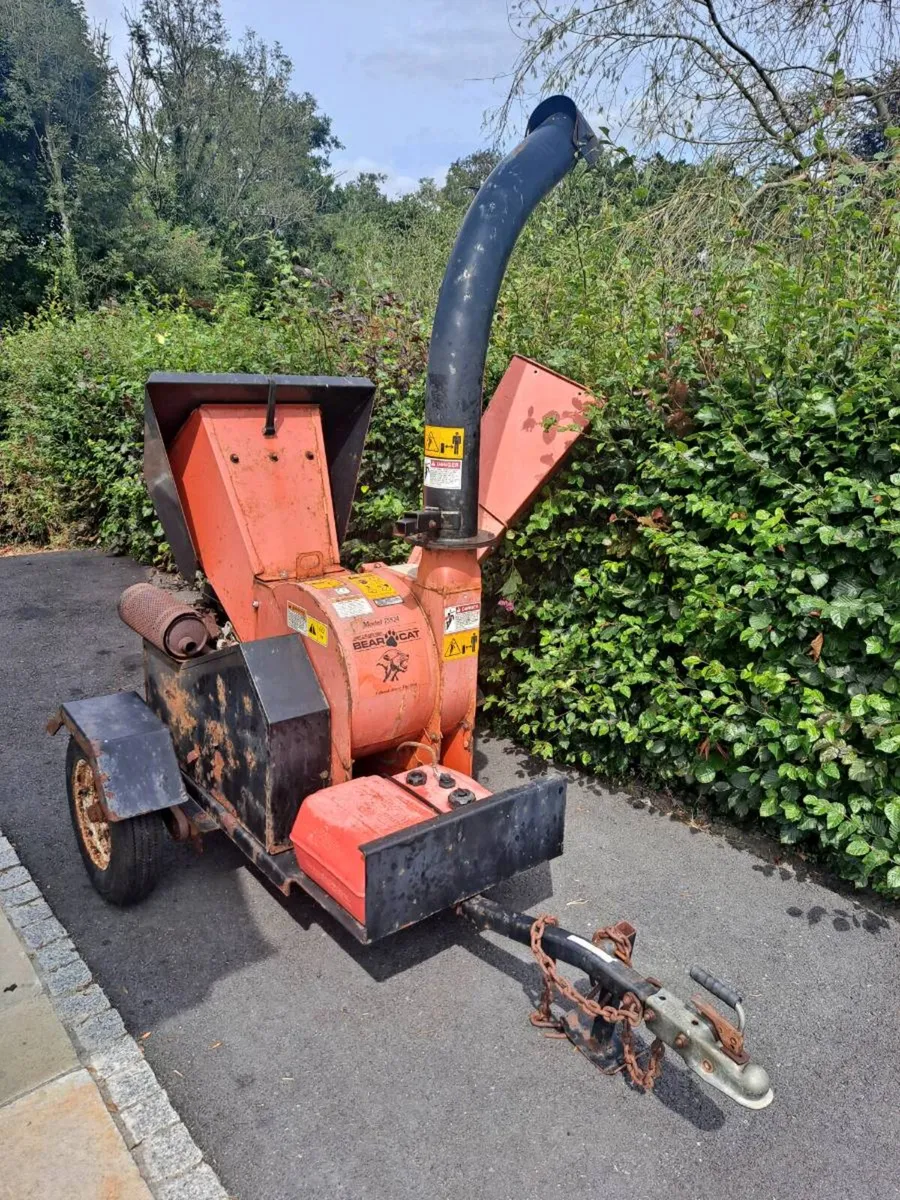 BearCat wood chipper model 75524 - Image 1