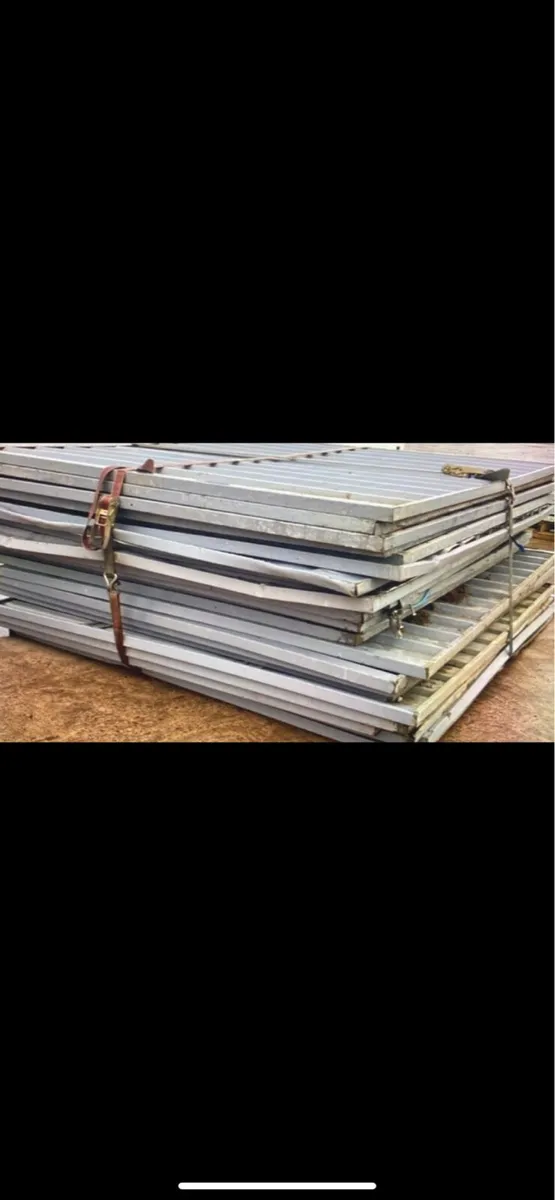 Hoarding panels  /// fencing /privacy - Image 1
