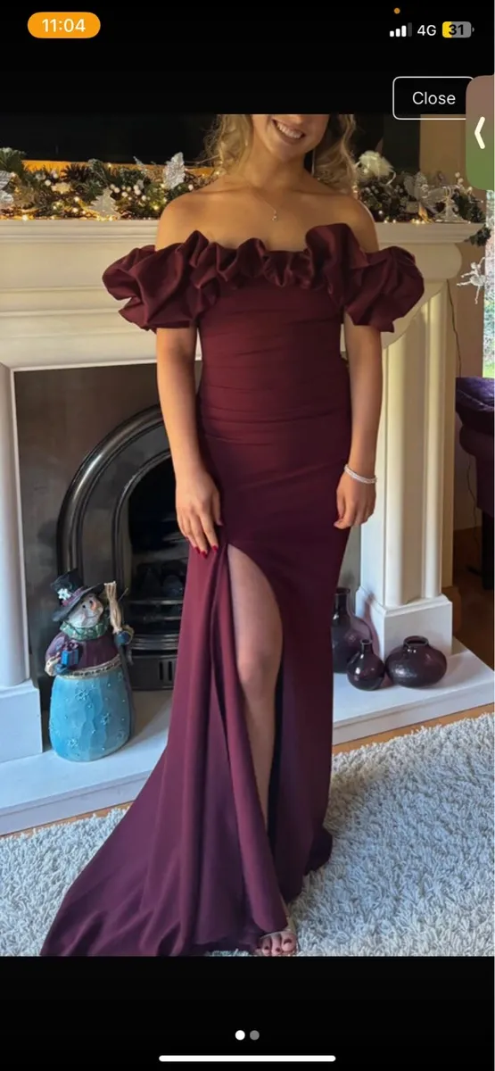 Burgundy off the shoulder maxi dress - Image 2
