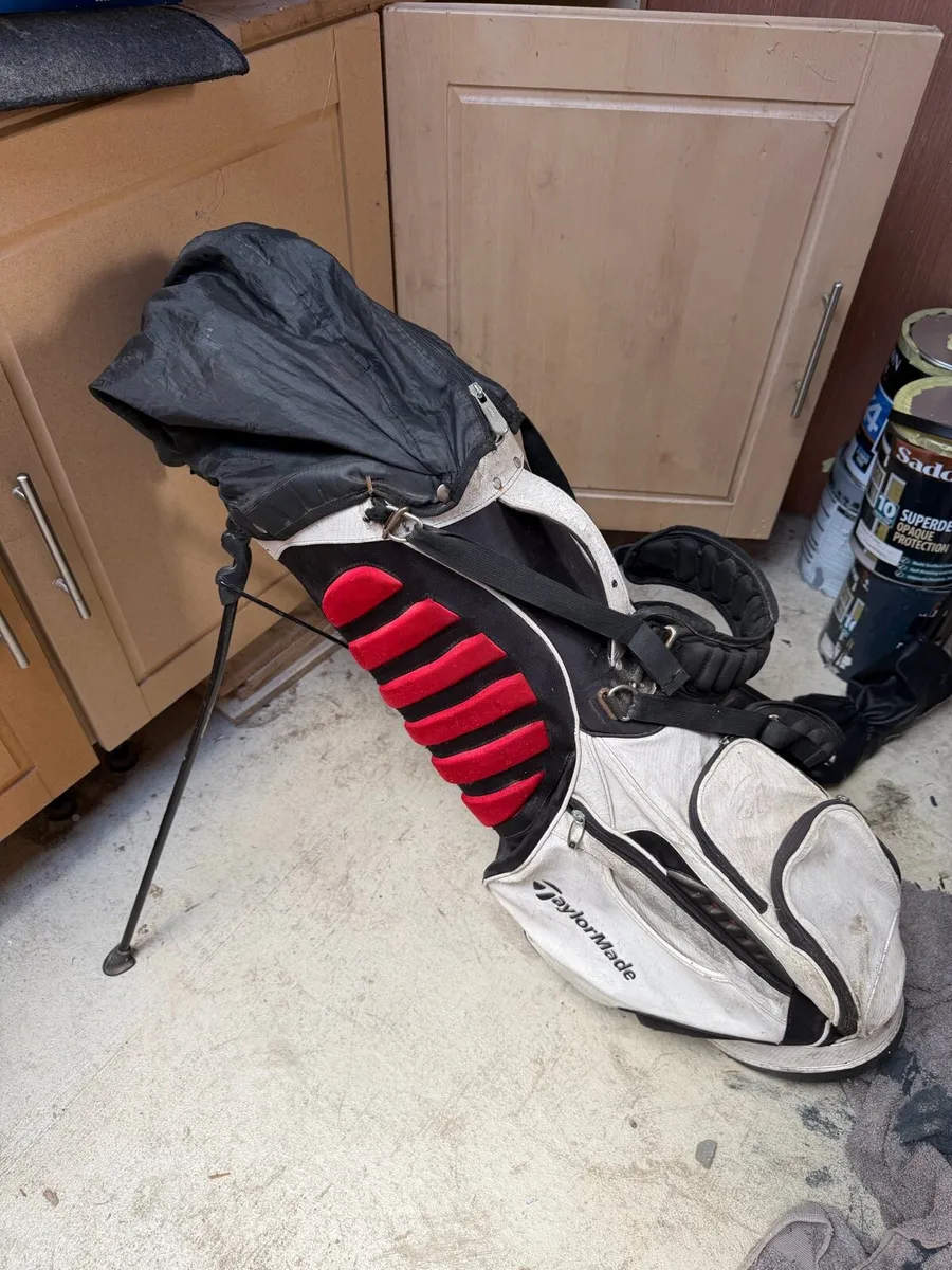 Taylormade golf bag - Image 1