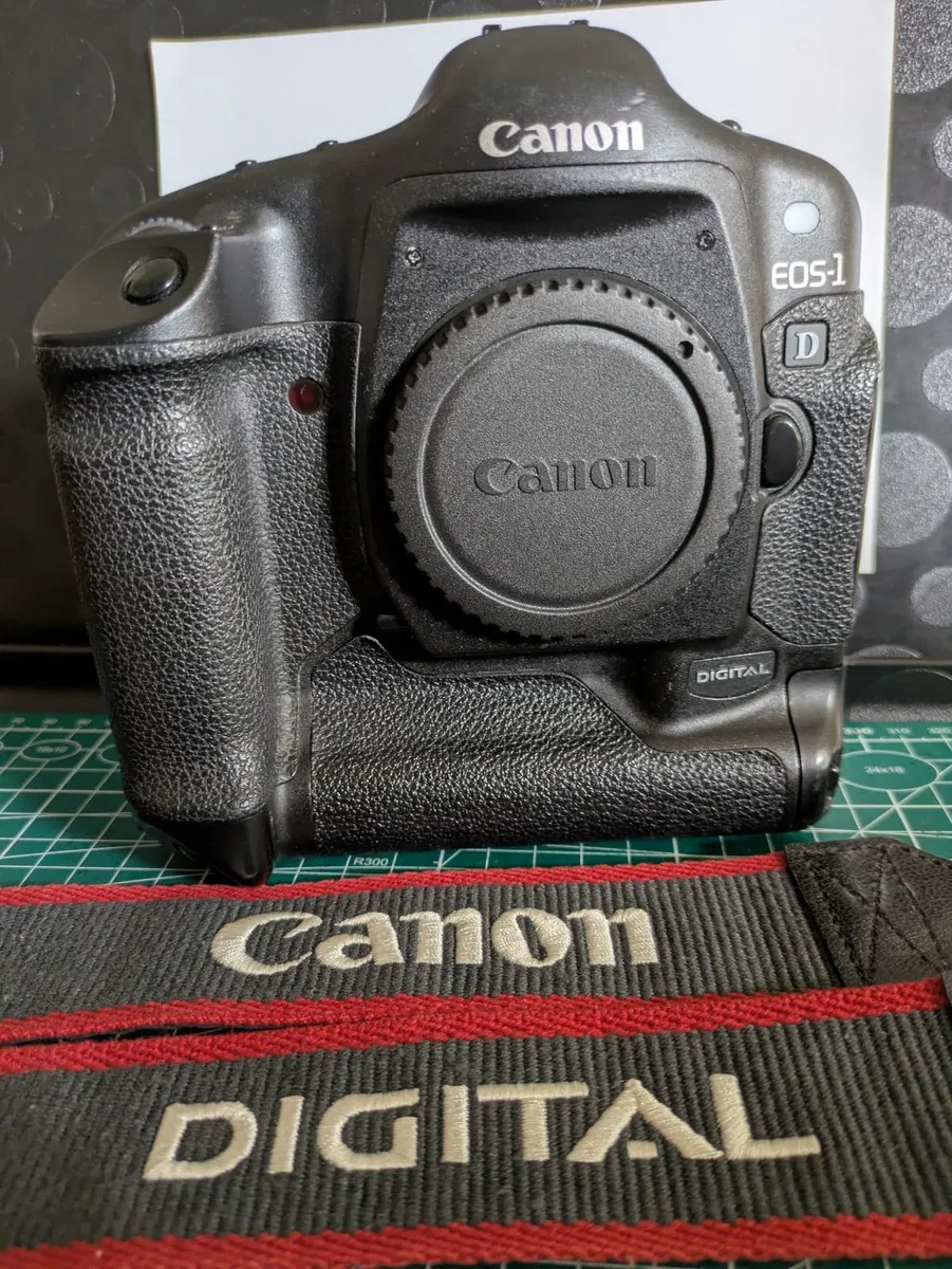 Canon 1D Classic Kodak CCD sensor Pro DSLR - Image 1