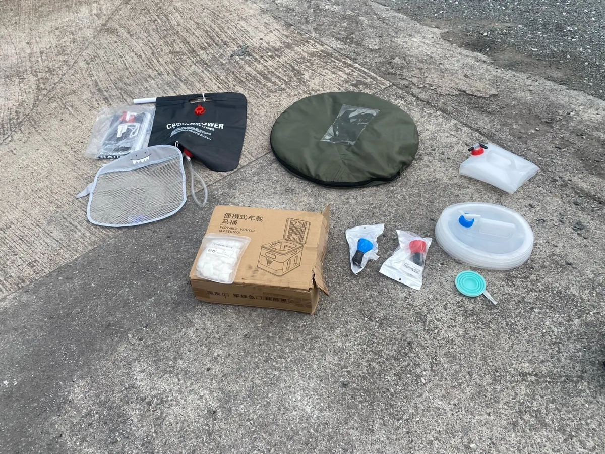 Camping accessories - Image 1