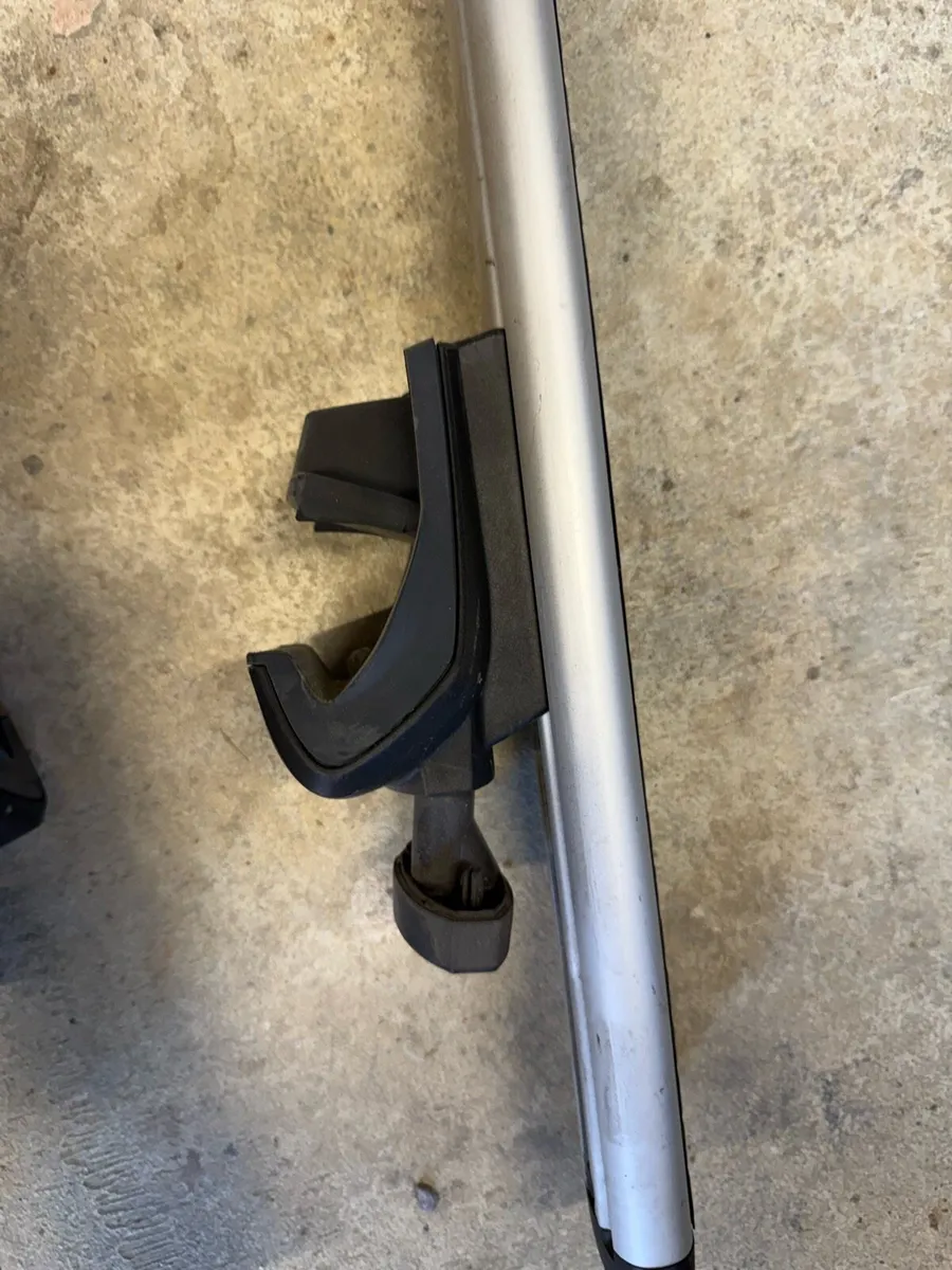 Thule Wingbar Evo with feet. - Image 2