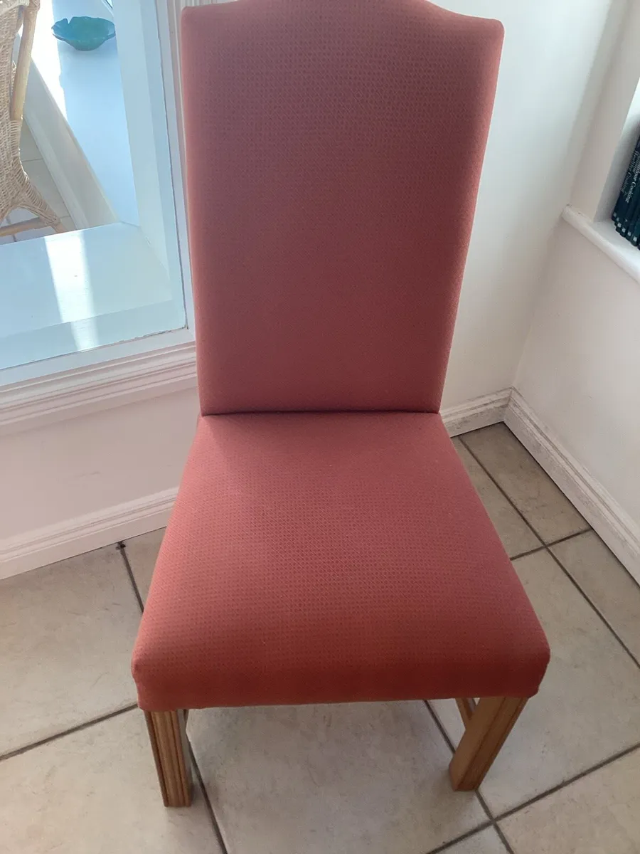 Dining Table and chairs - Image 1