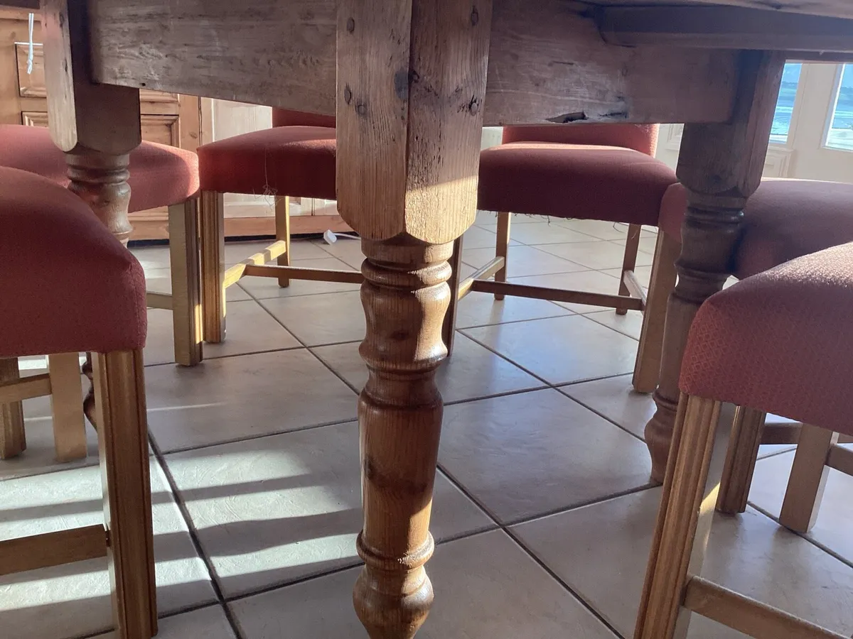 Dining Table and chairs - Image 2