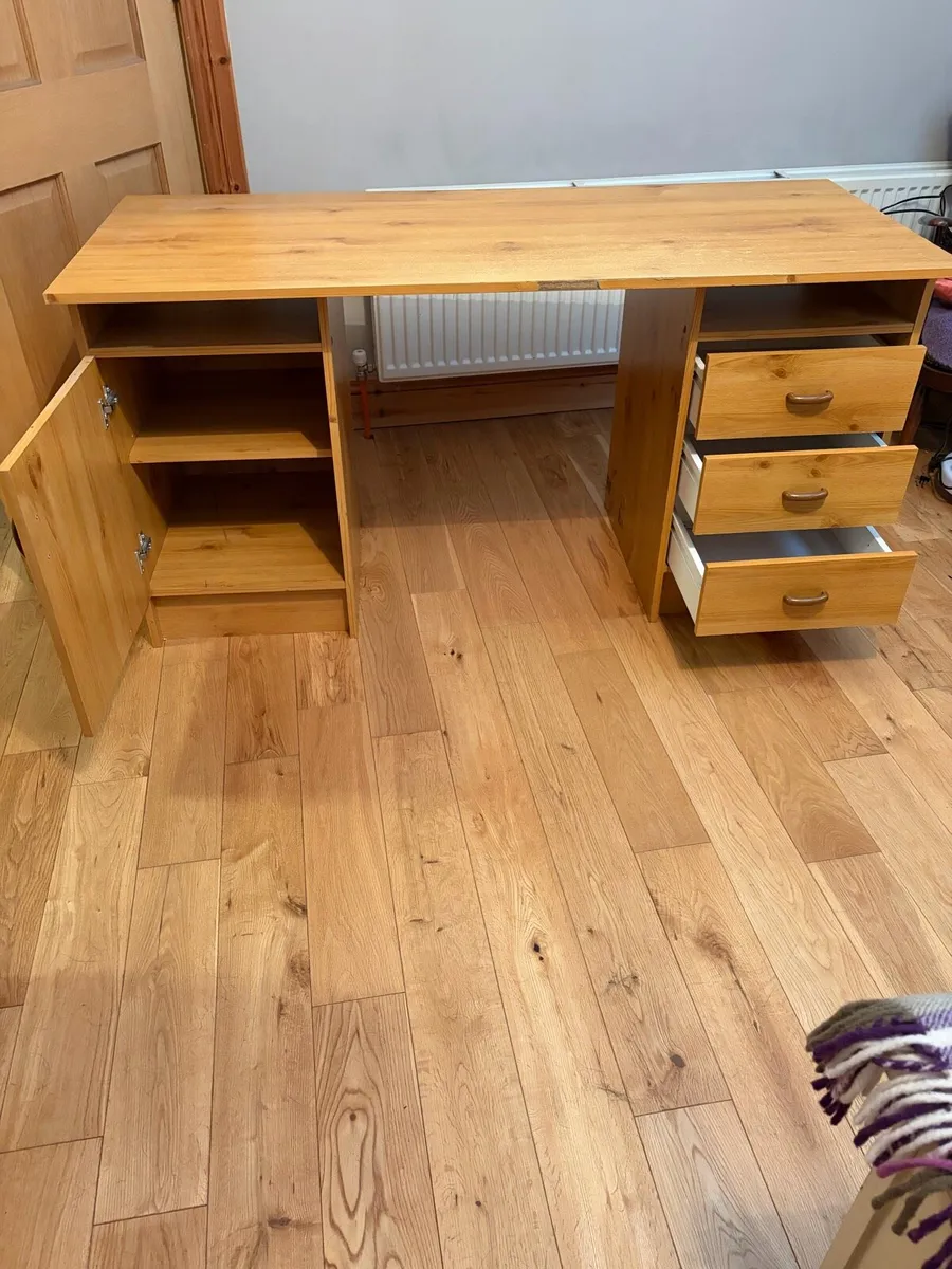 Desk - Image 2