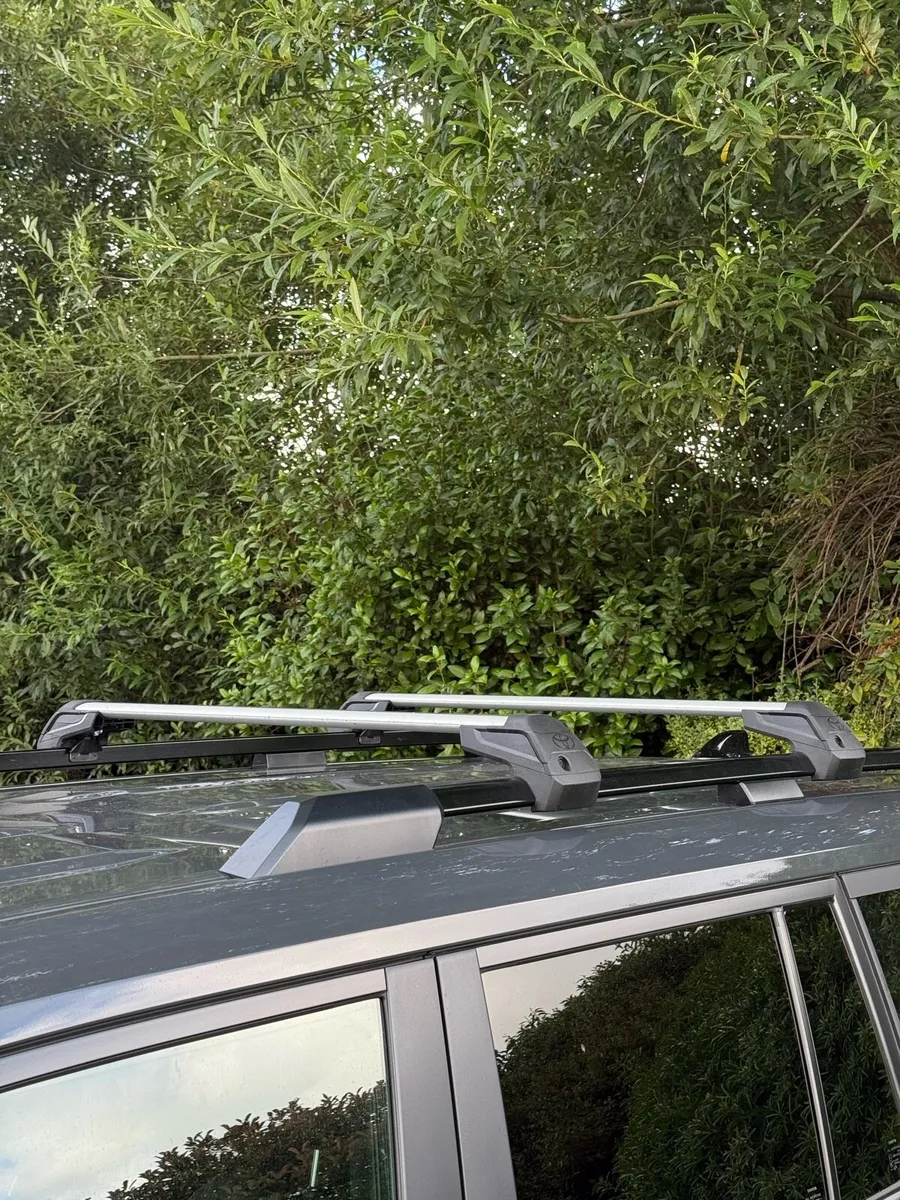 Toyota Land Cruiser Cross Bars - Image 1