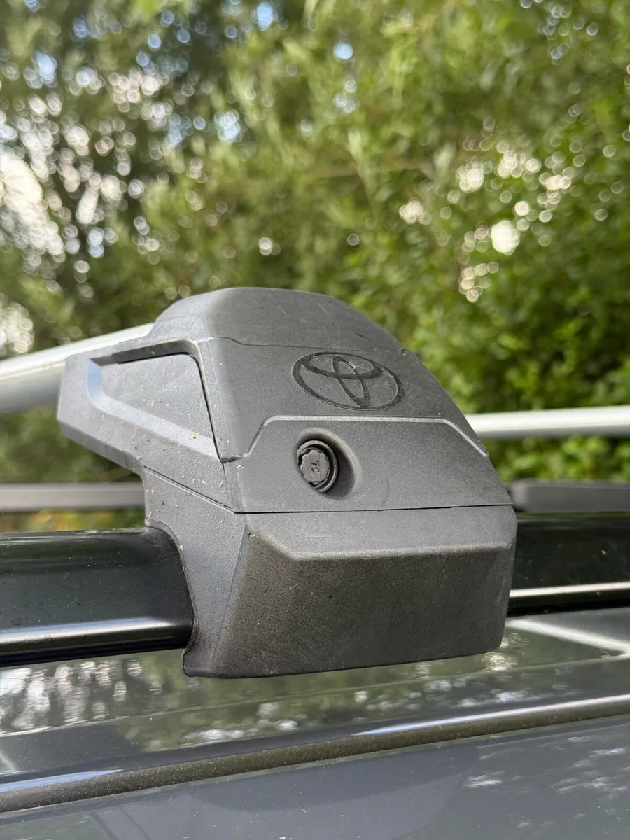 Toyota Land Cruiser Cross Bars - Image 3