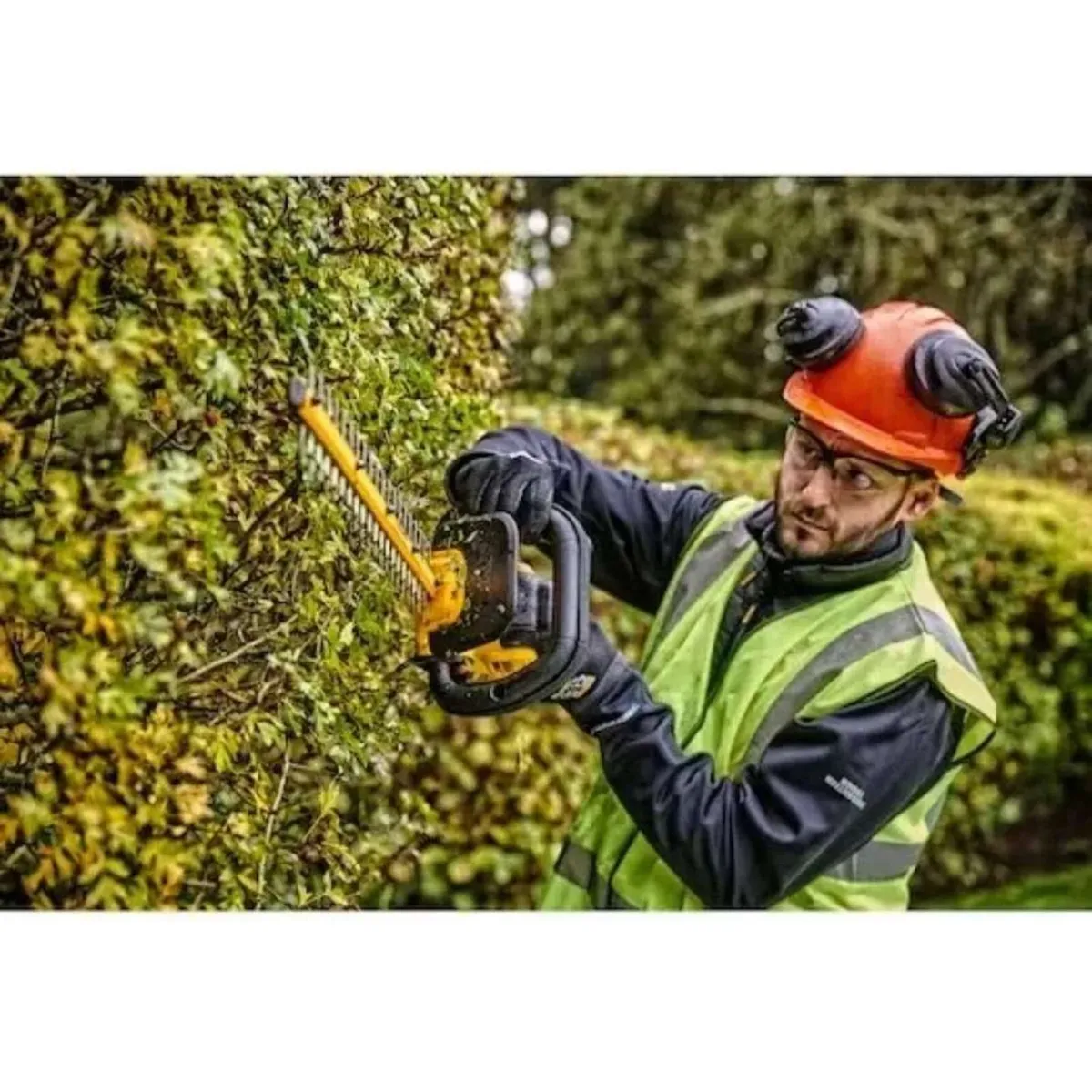 Dewalt Hedge Trimmer 18V C/W 1 X 5AH BATT - Image 4