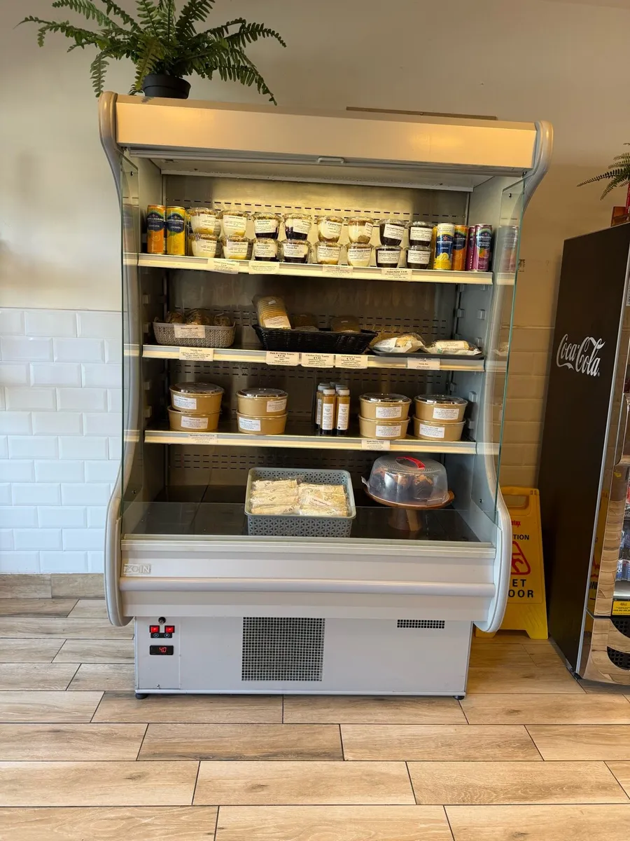 Display fridge - Image 1