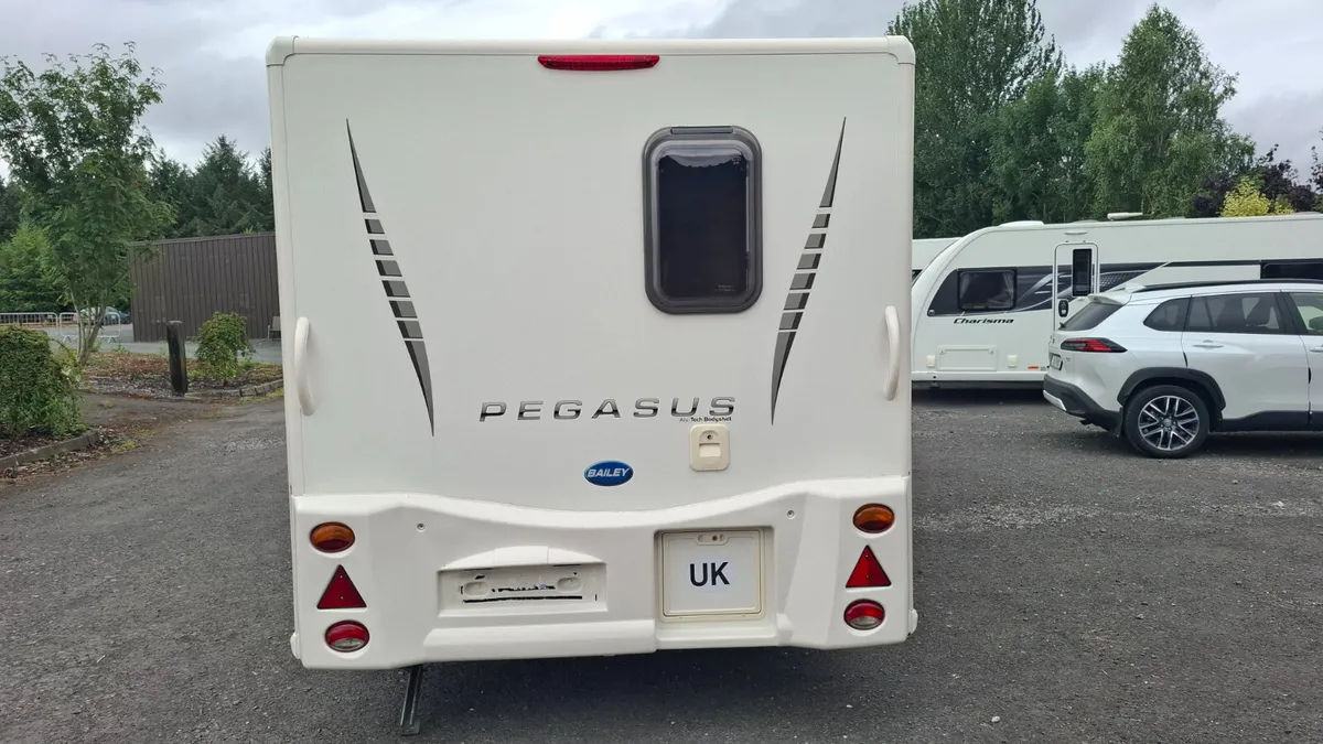 Bailey Pegasus Rimini 4 Berth With 2 Fixed Beds - Image 4