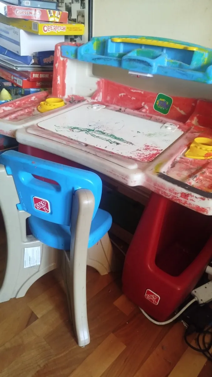 Kids art desk - Image 3