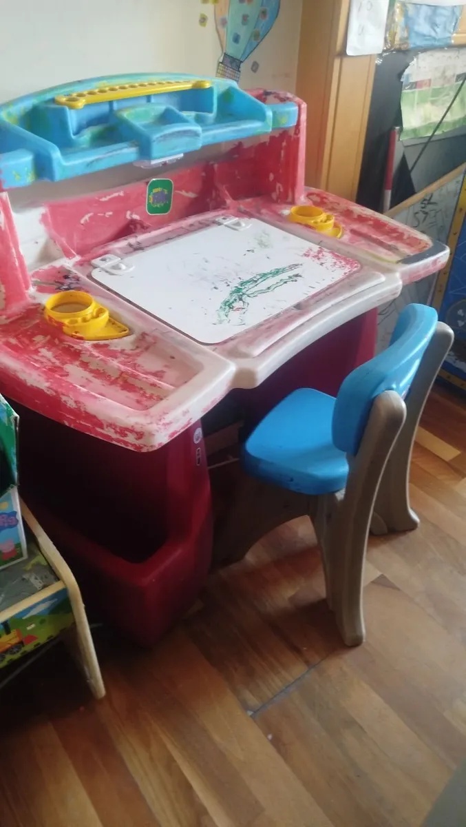 Kids art desk - Image 2