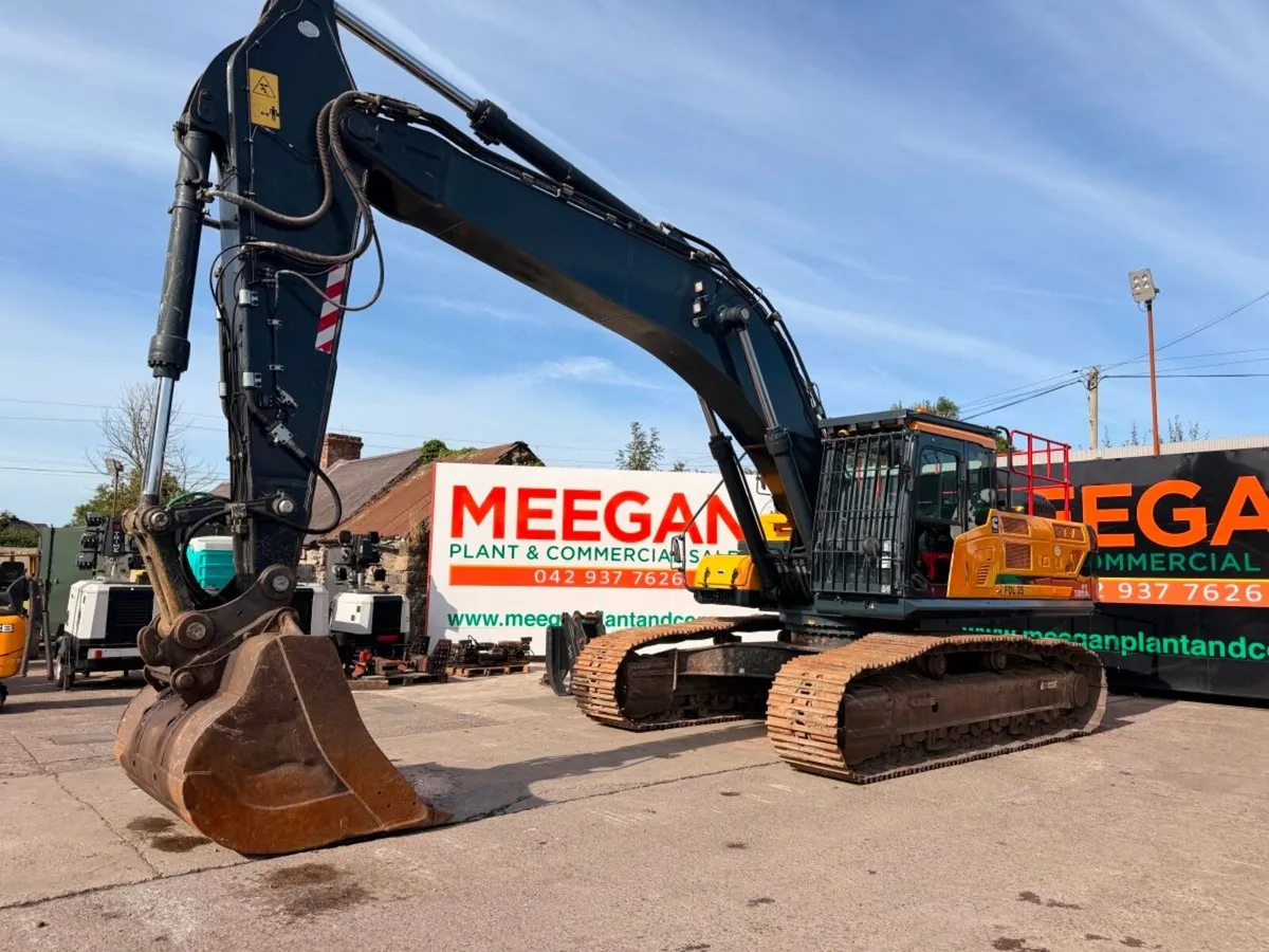 2022 HYUNDAI HX380AL  40 TON DEMO SPEC - Image 3