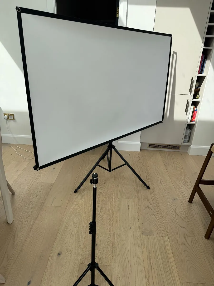 COMPLETE HOME CINEMA BUNDLE - Projector + Screen - Image 1