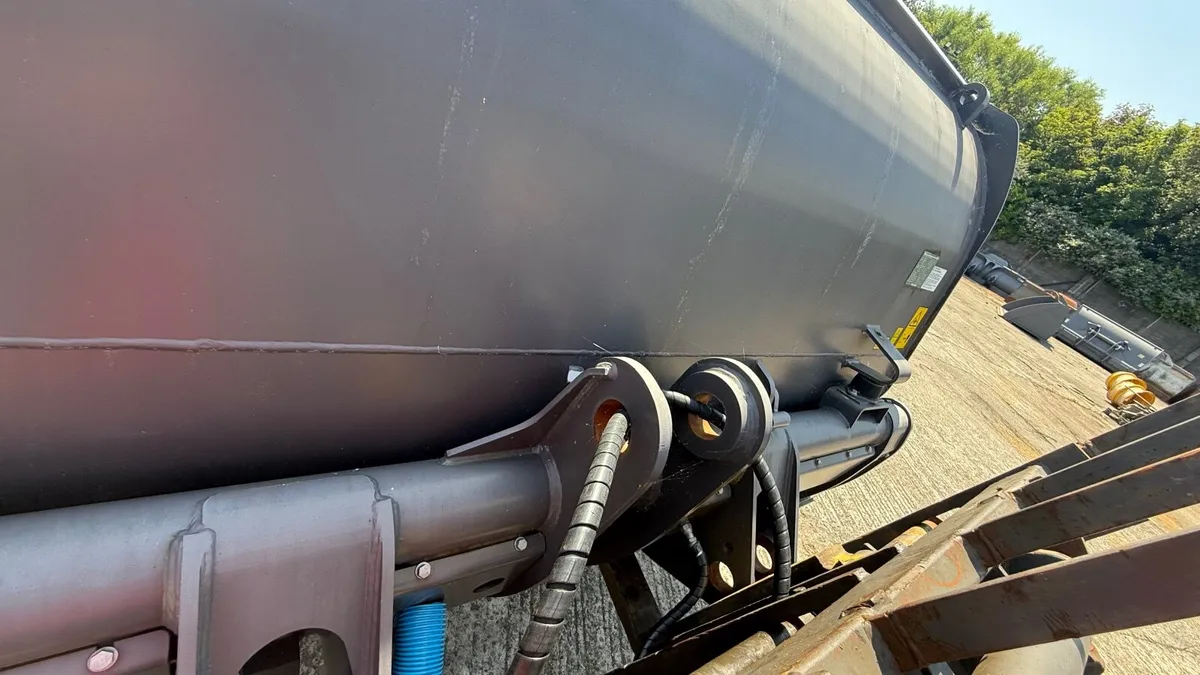 Volvo L90H High Tip Bucket - 3000mm - Image 3