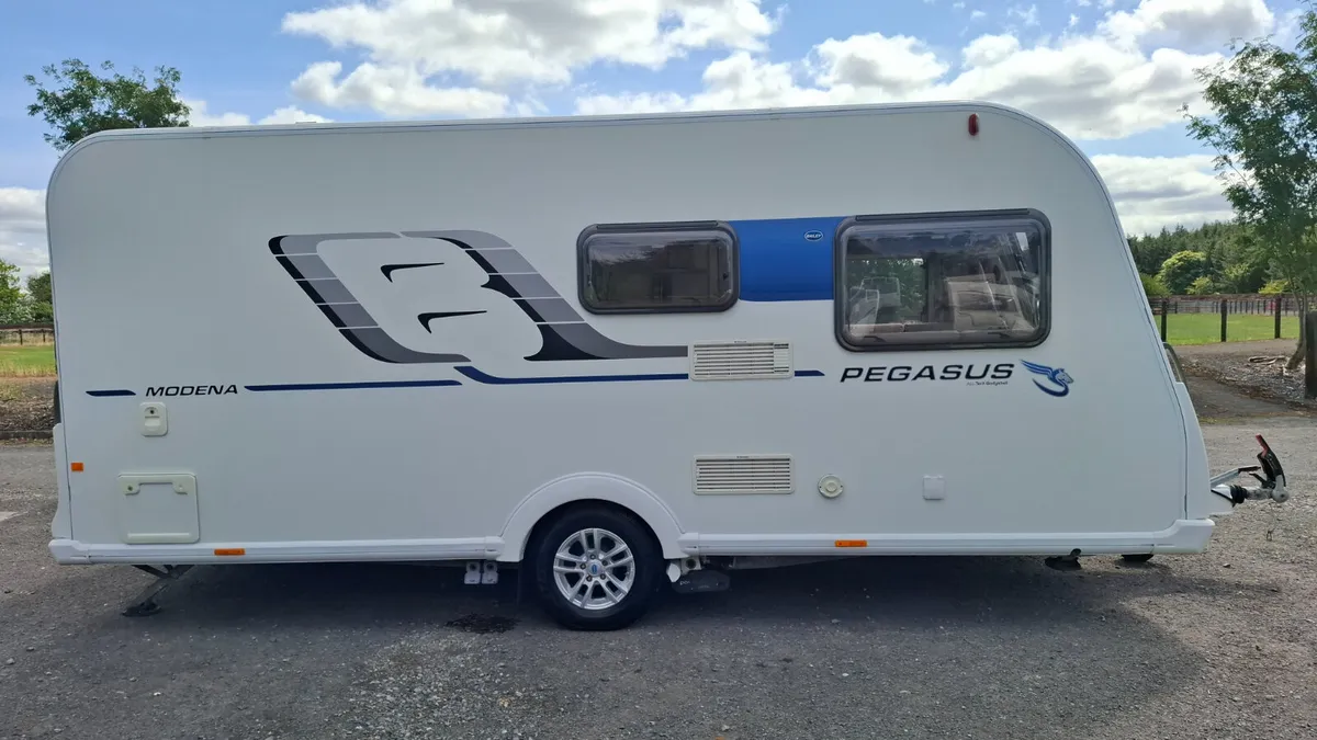 Bailey Pegasus Modena 4 berth fixed bed - Image 3