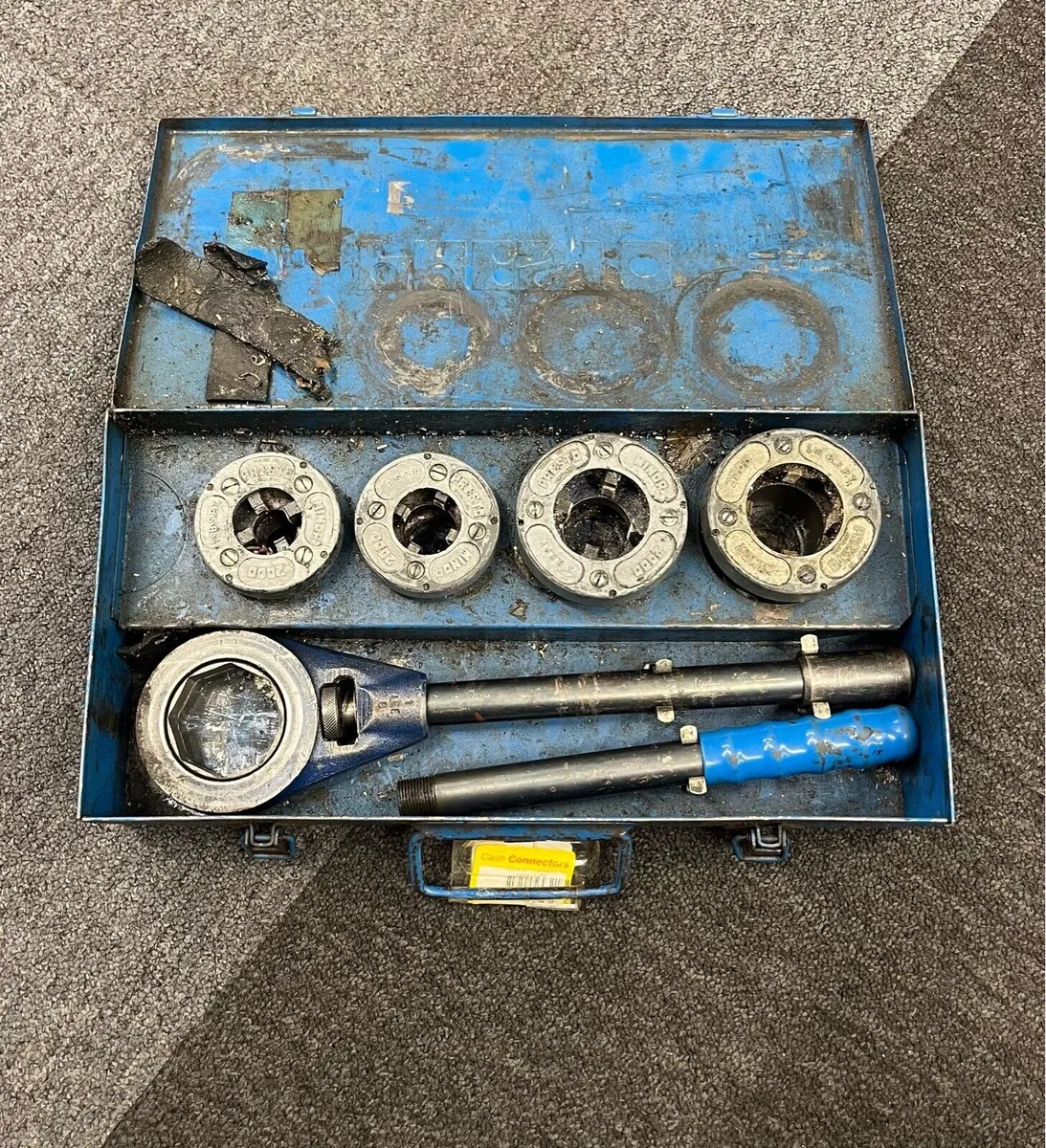 Presto Minor 2000 Ratcheting Pipe Threader Set - Image 2