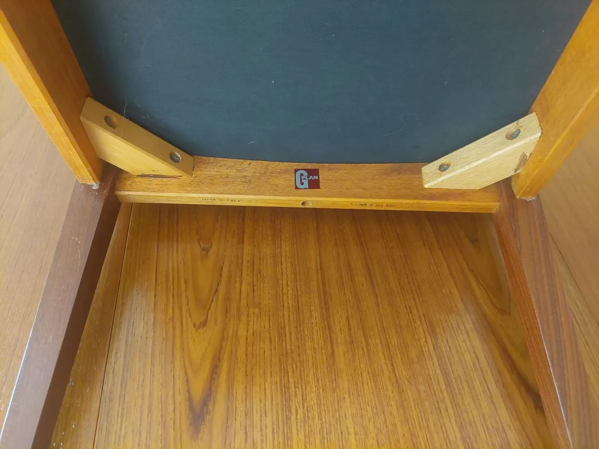Mid Century G Plan Table and 6 Chairs - Image 4