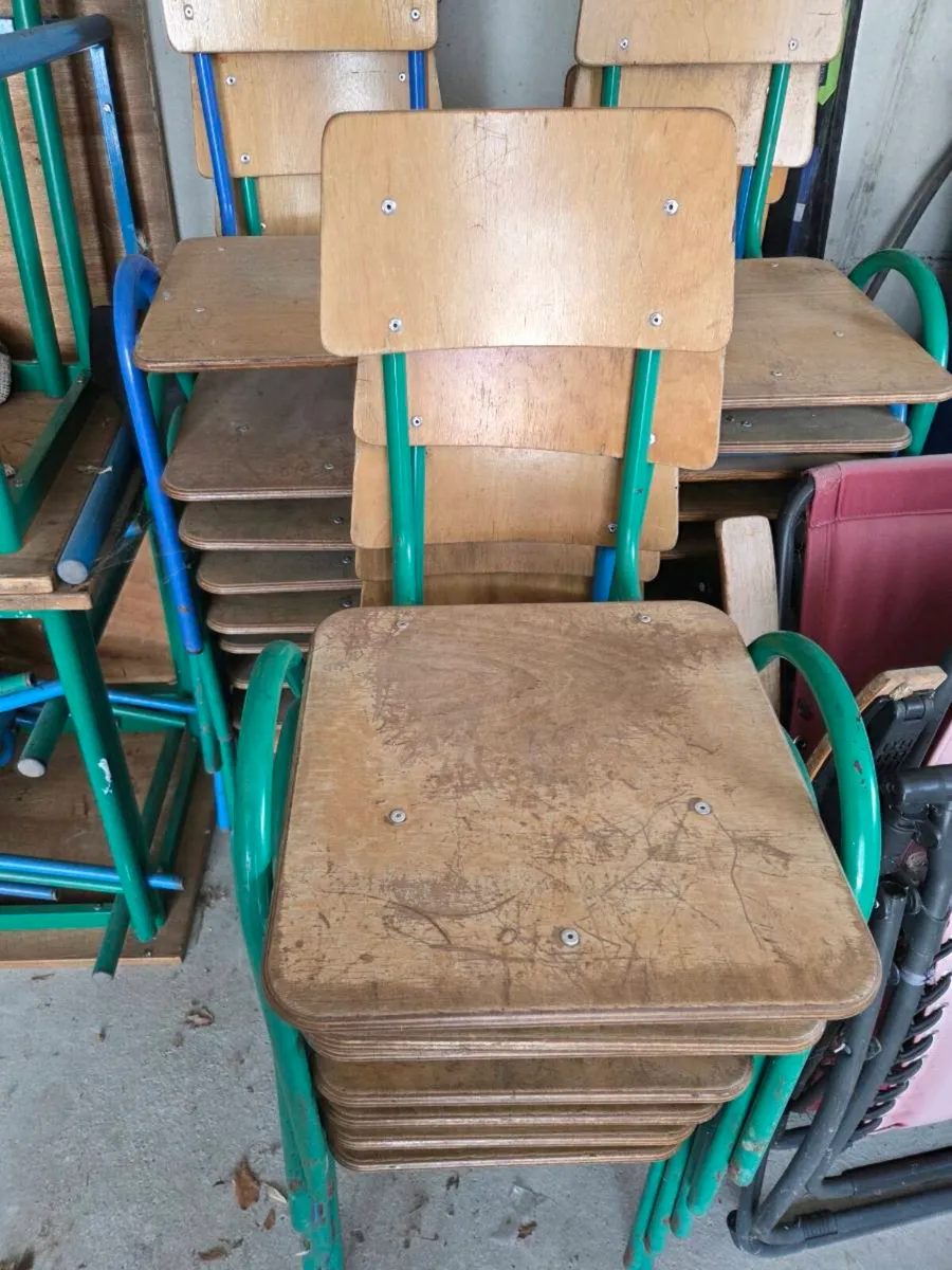 School chairs and tables - Image 2