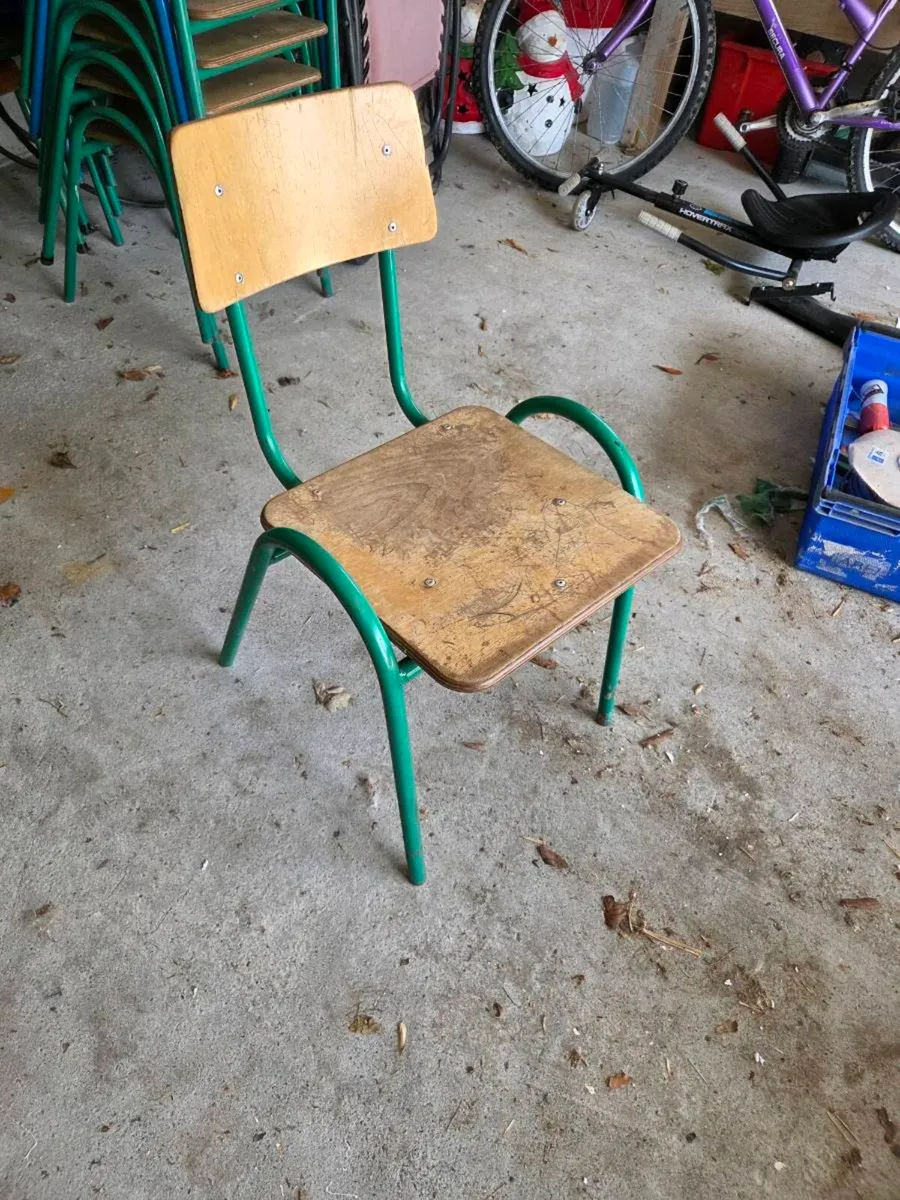 School chairs and tables - Image 3