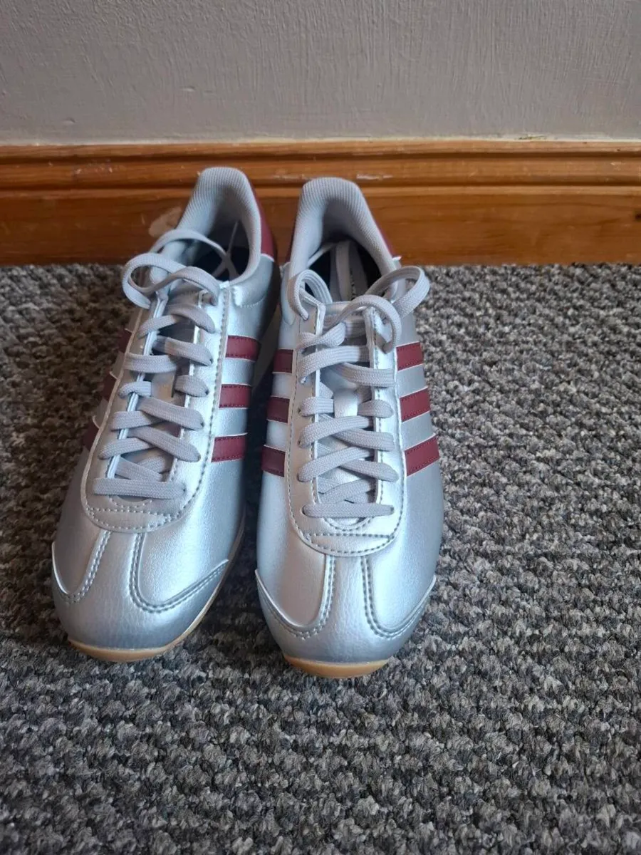 Adidas Runvista Shoes - Image 2
