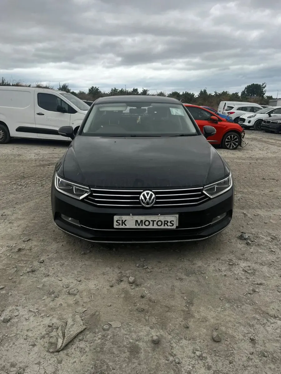 15 Volkswagen passat 1.6 Tdi hi line - Image 1