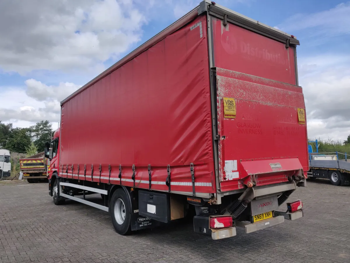 2019 Scania P280 comfort cab, 4X2 with 27 ½ ft cur - Image 4