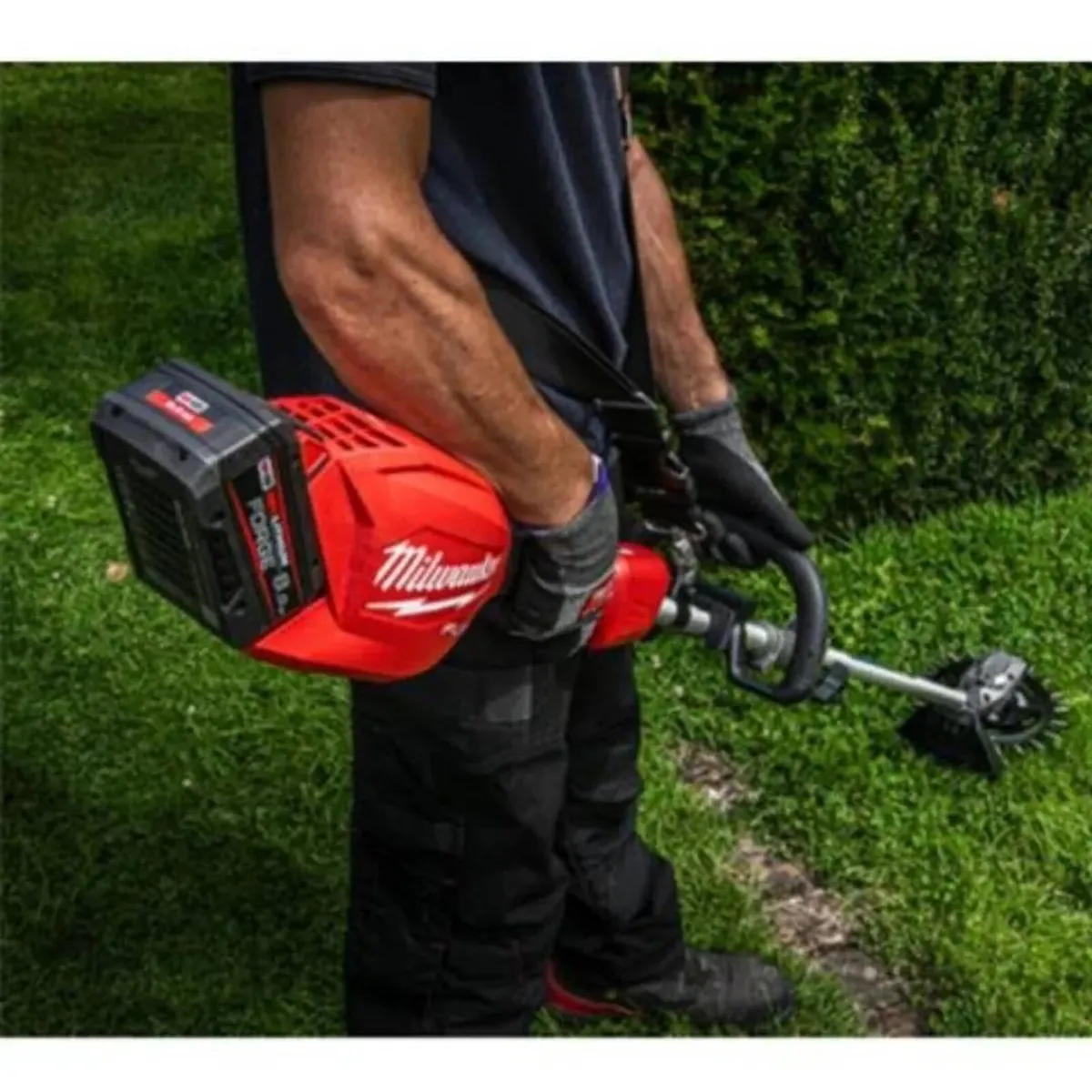 M18 FUEL™ outdoor power head - grass strimmer kit - Image 2