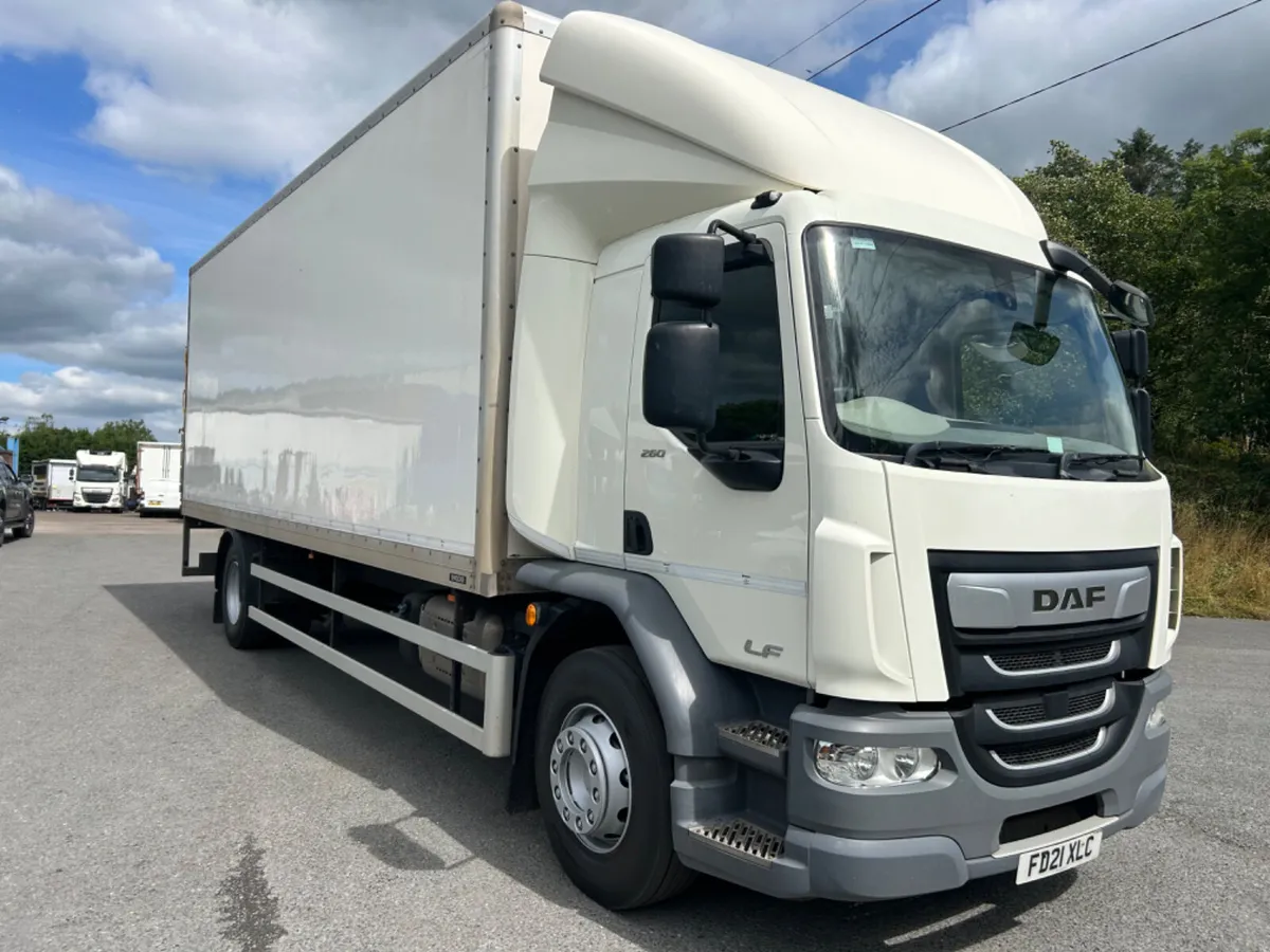 2021 Daf lf260 18ton box with tail lift or chassis - Image 3