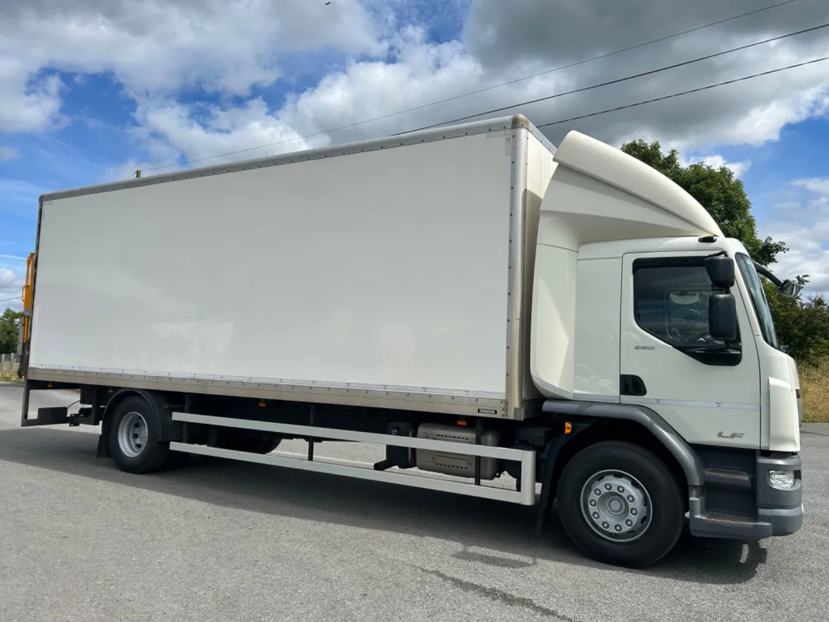 2021 Daf lf260 18ton box with tail lift or chassis - Image 4