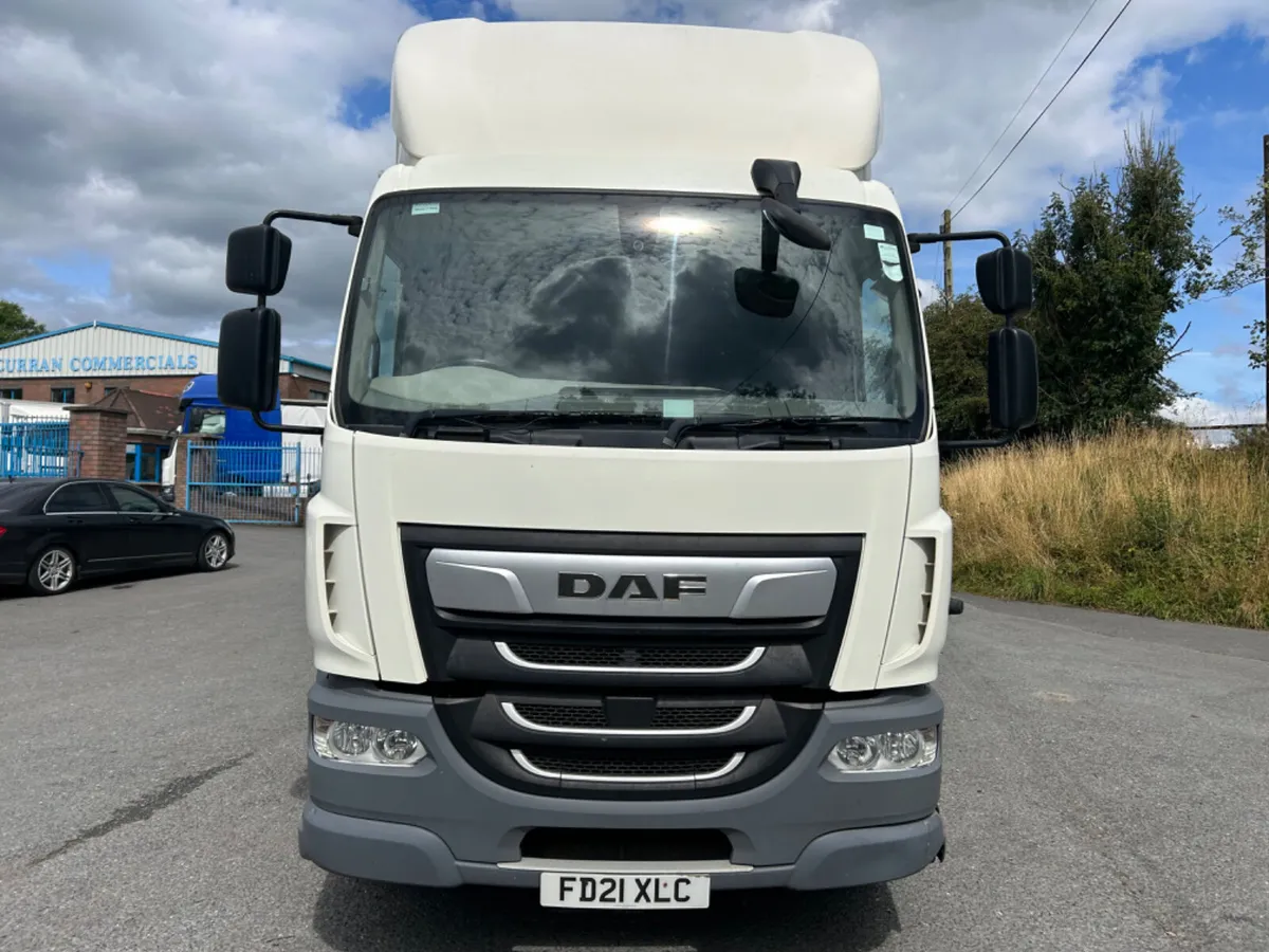 2021 Daf lf260 18ton box with tail lift or chassis - Image 2