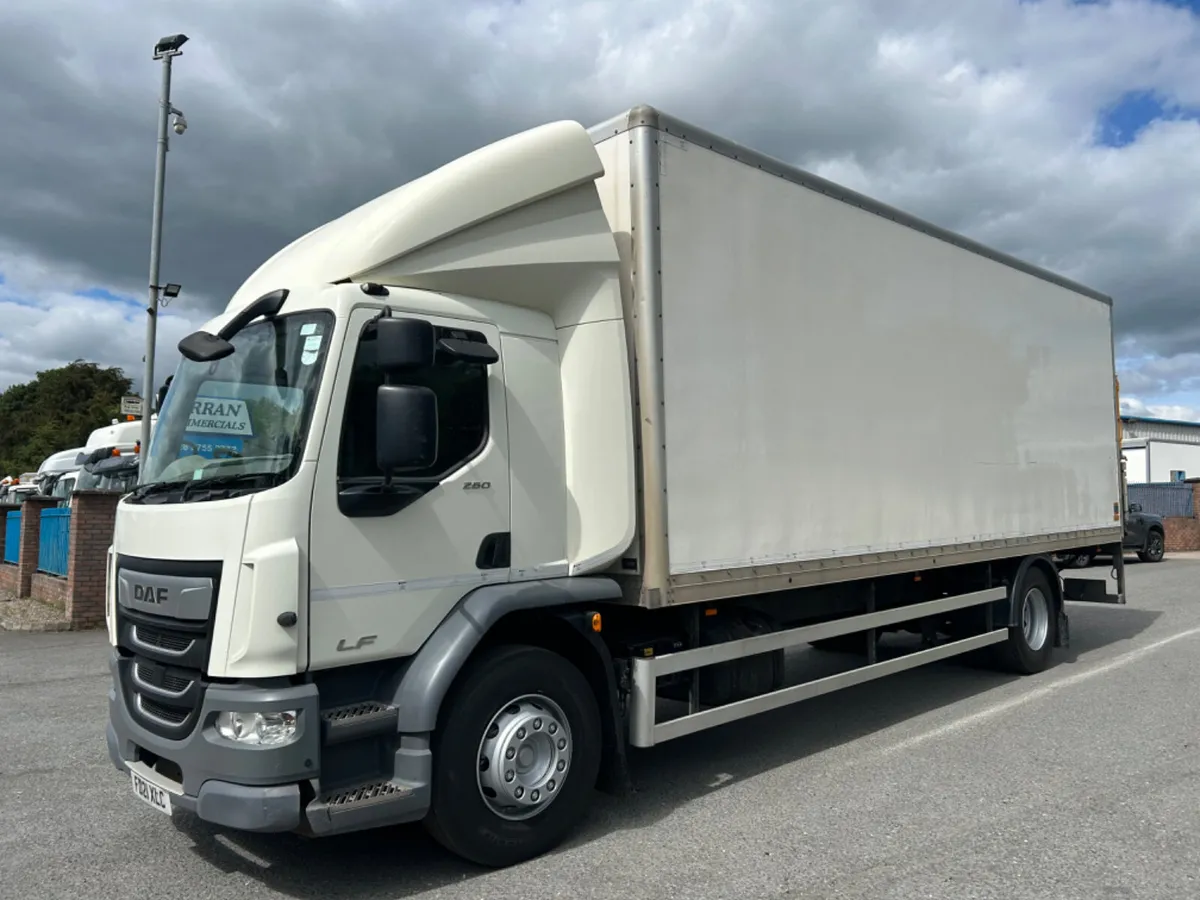 2021 Daf lf260 18ton box with tail lift or chassis - Image 1