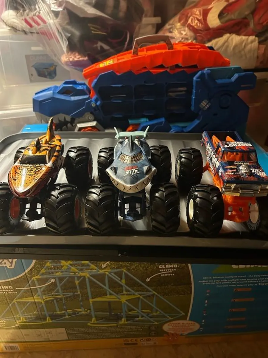 hot wheels monster trucks - Image 1