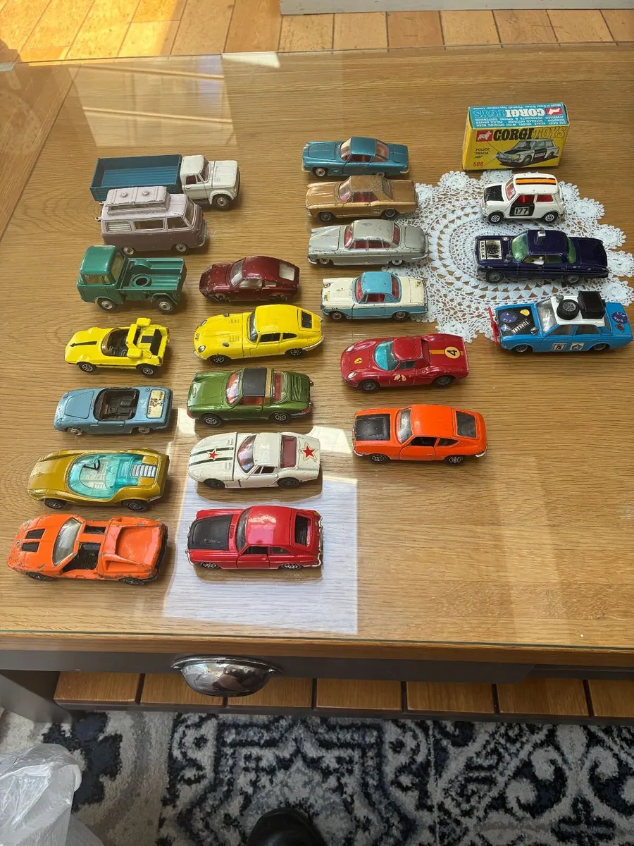 corgi model cars - Image 1