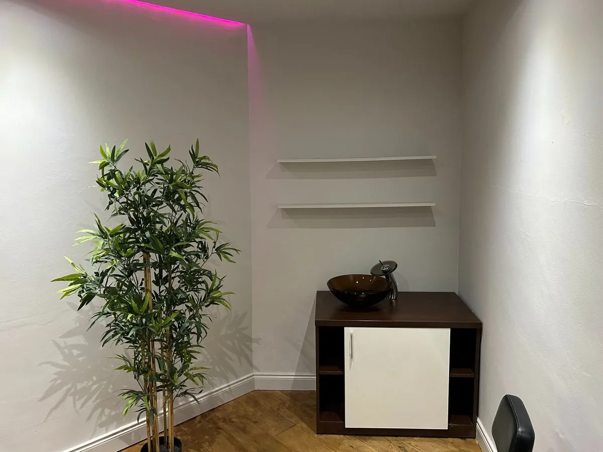 Beauty  Space for rent - Image 3