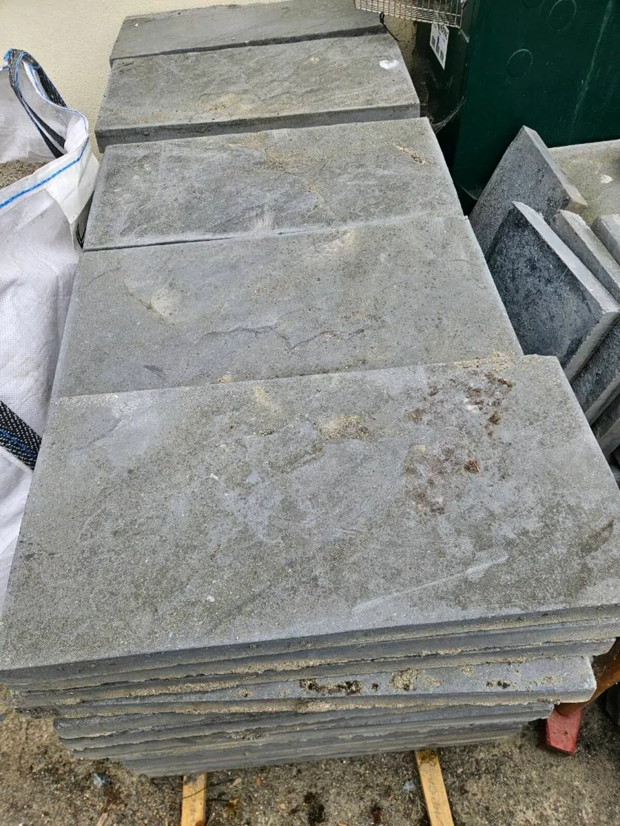 Paving slabs 59cm x 29cm - Image 2