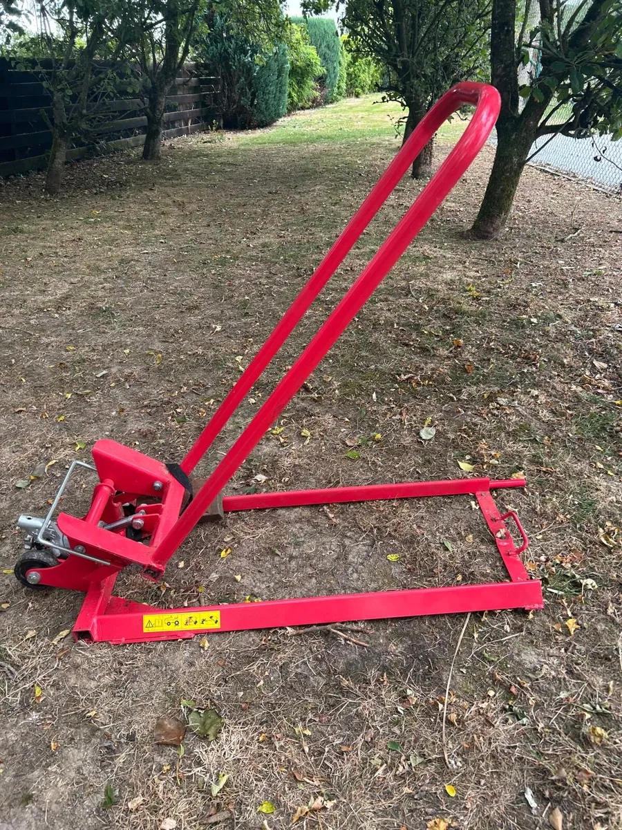 Gravel Rake and ride on mower hydraulic lift - Image 4