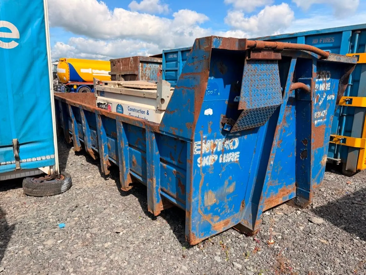 15 yard hook skip bin roro .....100p - Image 1