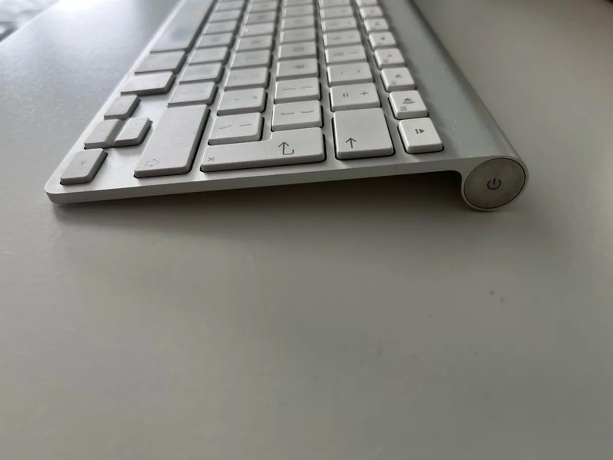 Genuine Apple Wireless Keyboard in good used condition. - Image 4