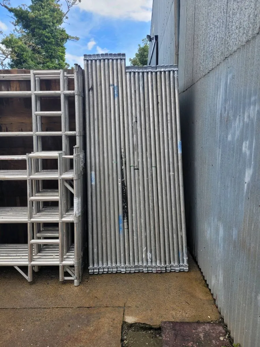 Aluminium scaffold tower, FREE DELIVERY - Image 2