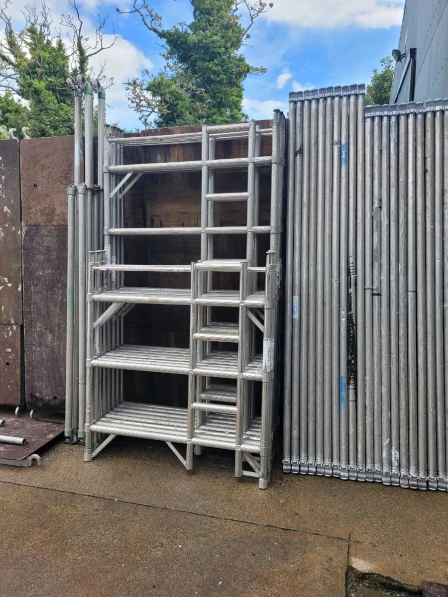 Aluminium scaffold tower, FREE DELIVERY - Image 3