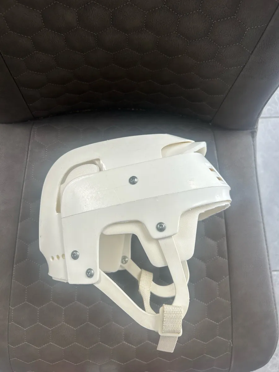 Old style jofa hurling helmet - Image 3