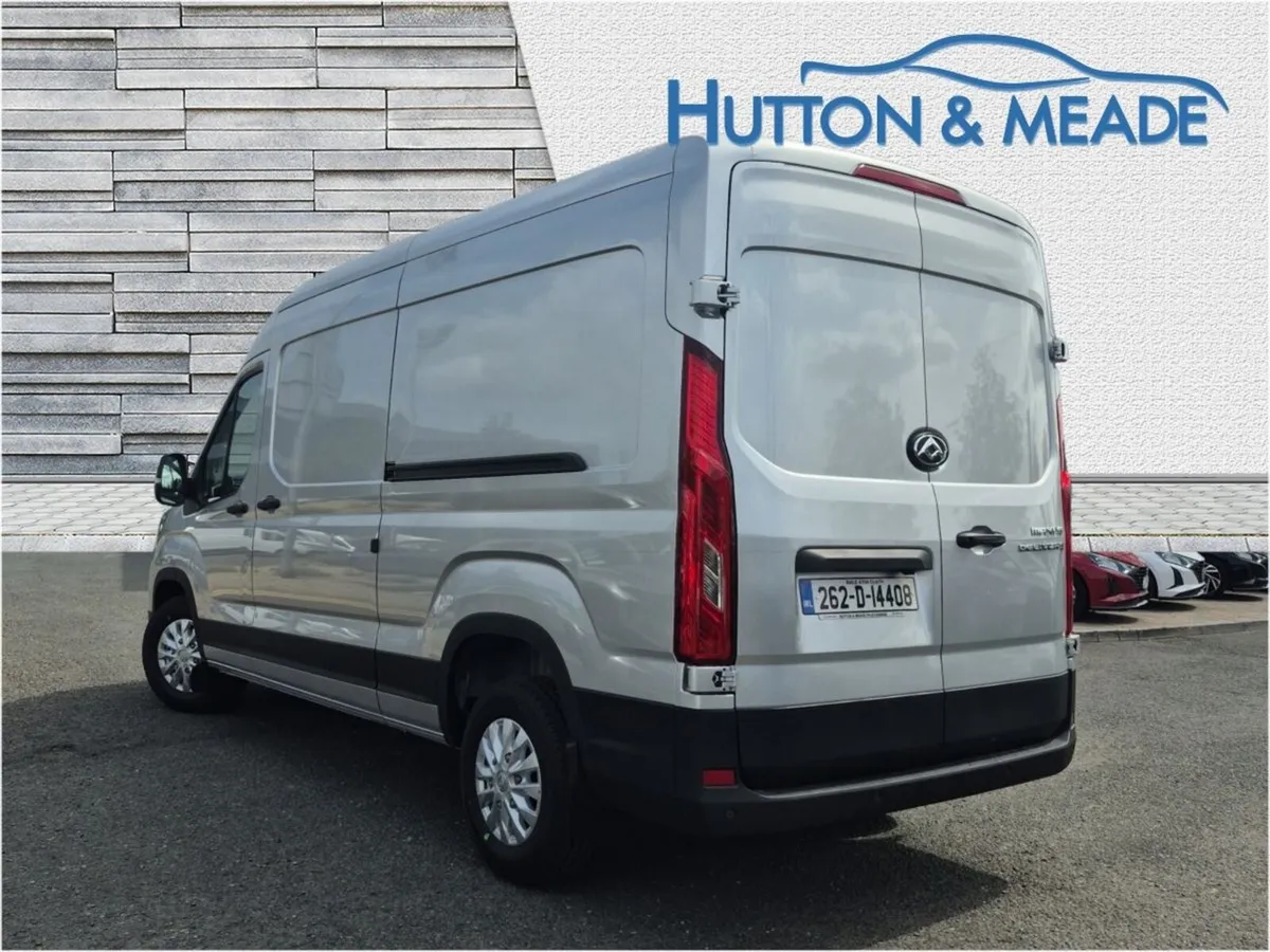Maxus DELIVER 9 L3H2 Lux Panel Van - Image 3