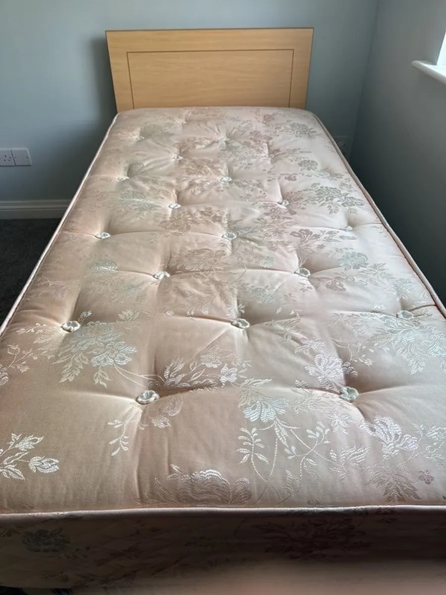 Single Beds - Image 3
