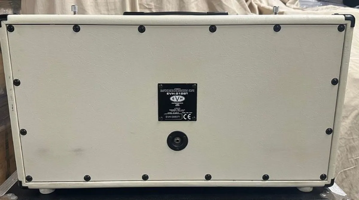 EVH 5150III 50W Tube Head + 2x12 Cabinet + Flight Case + Footswitch - Image 4